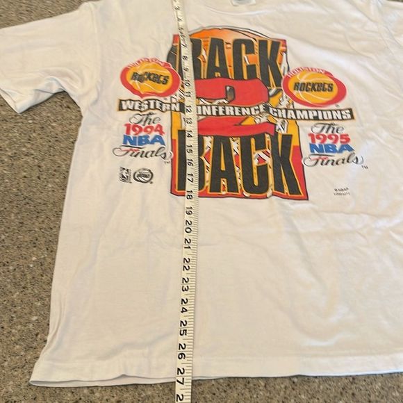 HOUSTON ROCKETS Vintage 1995 Back 2 Back Champions NBA Graphic Tee - Picture 10 of 15